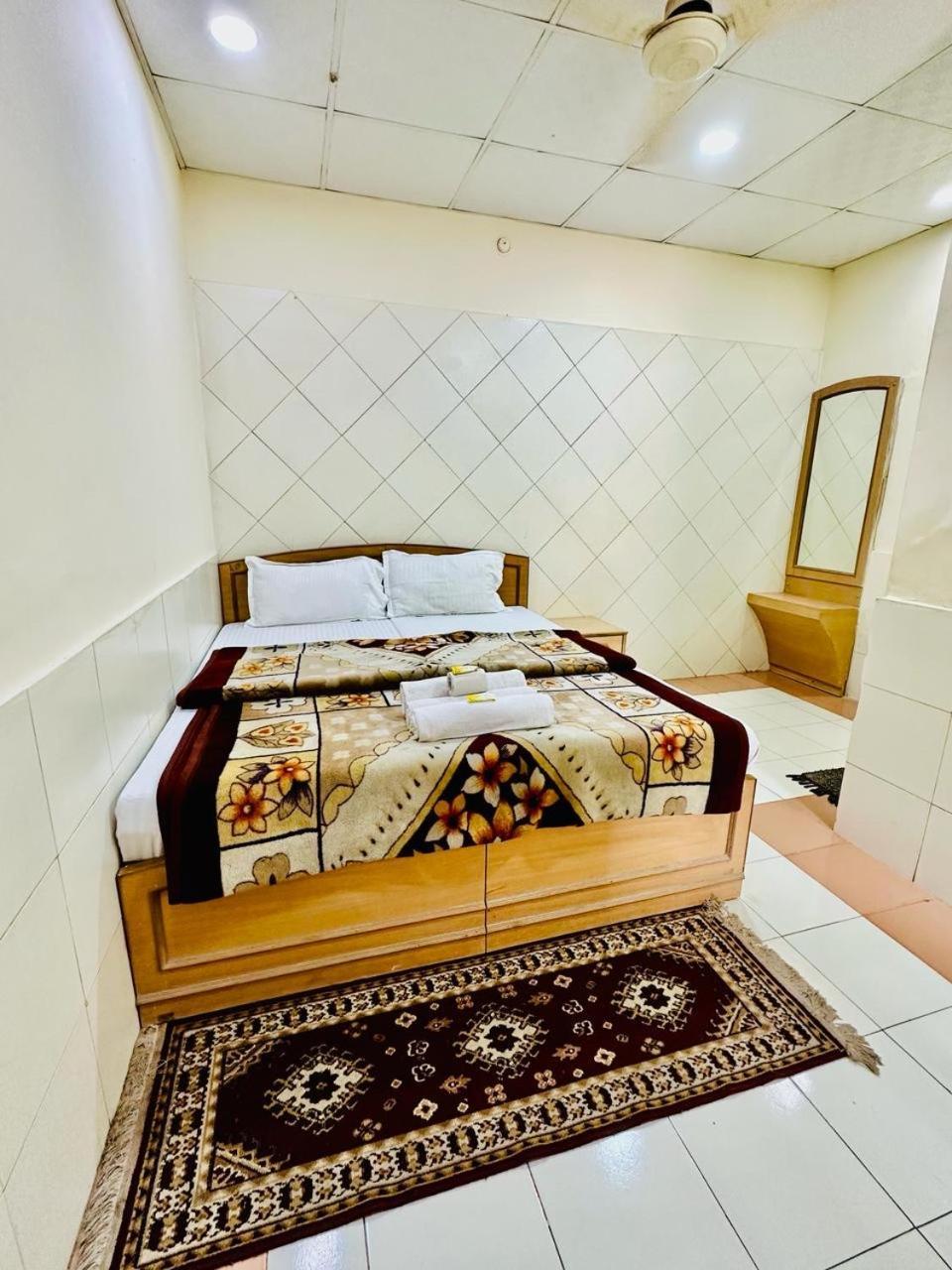Hotel Sheela, 100M From Taj Mahal Agra  Eksteriør bilde