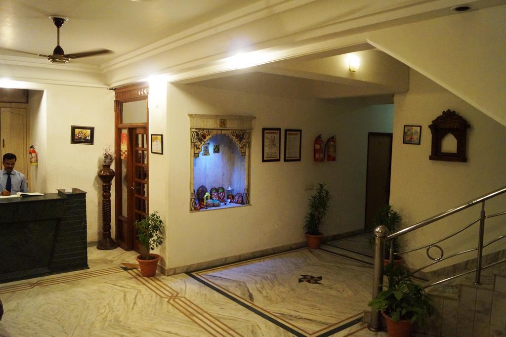 Hotel Sheela, 100M From Taj Mahal Agra  Eksteriør bilde