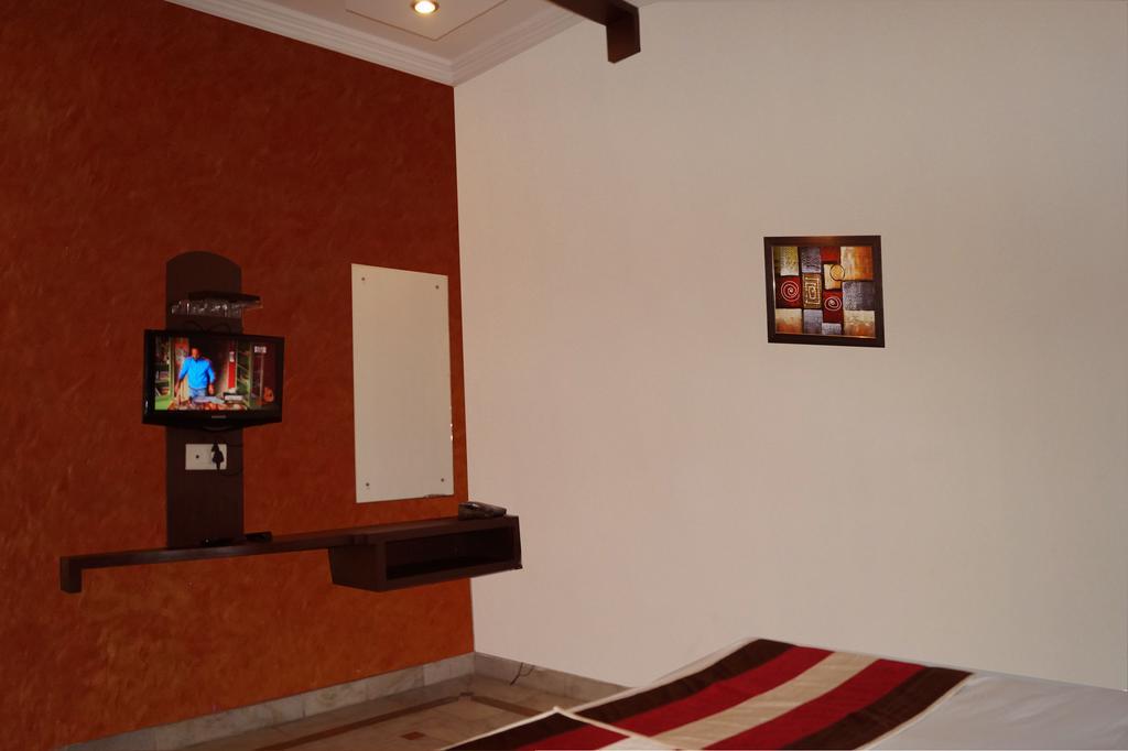Hotel Sheela, 100M From Taj Mahal Agra  Eksteriør bilde