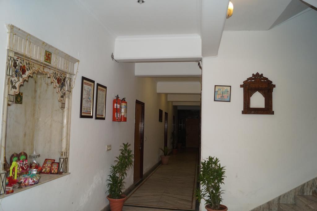 Hotel Sheela, 100M From Taj Mahal Agra  Eksteriør bilde