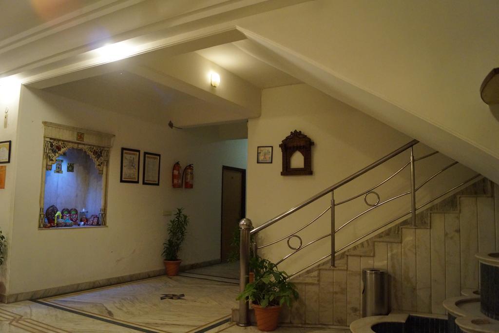 Hotel Sheela, 100M From Taj Mahal Agra  Eksteriør bilde