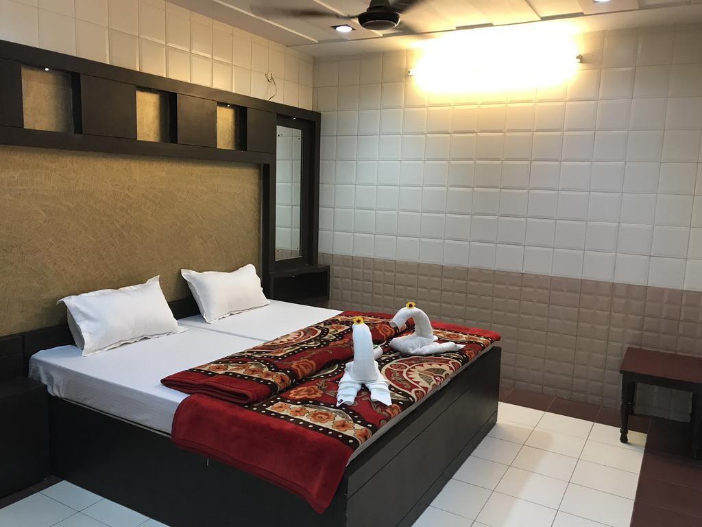 Hotel Sheela, 100M From Taj Mahal Agra  Eksteriør bilde