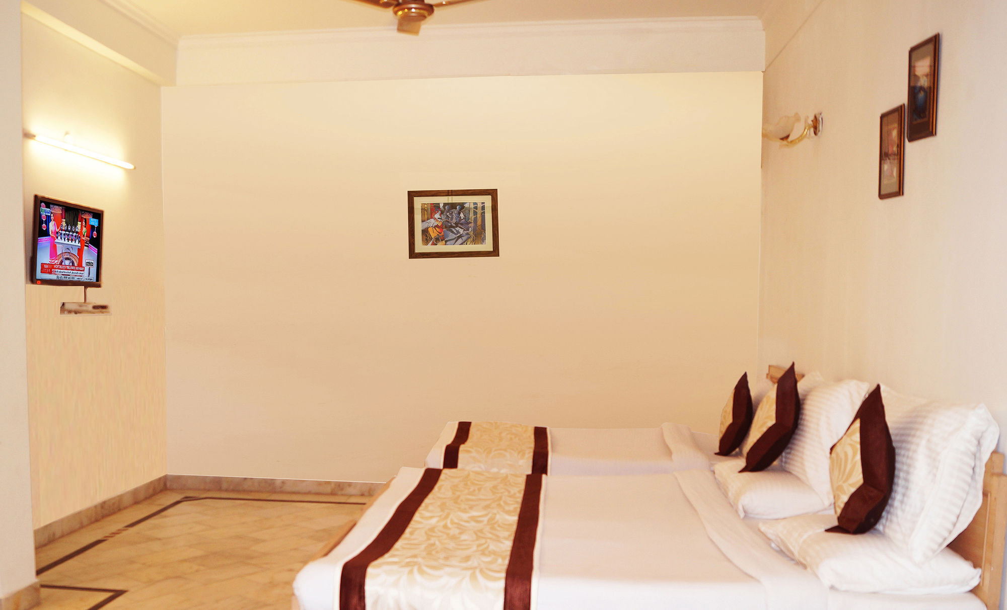 Hotel Sheela, 100M From Taj Mahal Agra  Eksteriør bilde